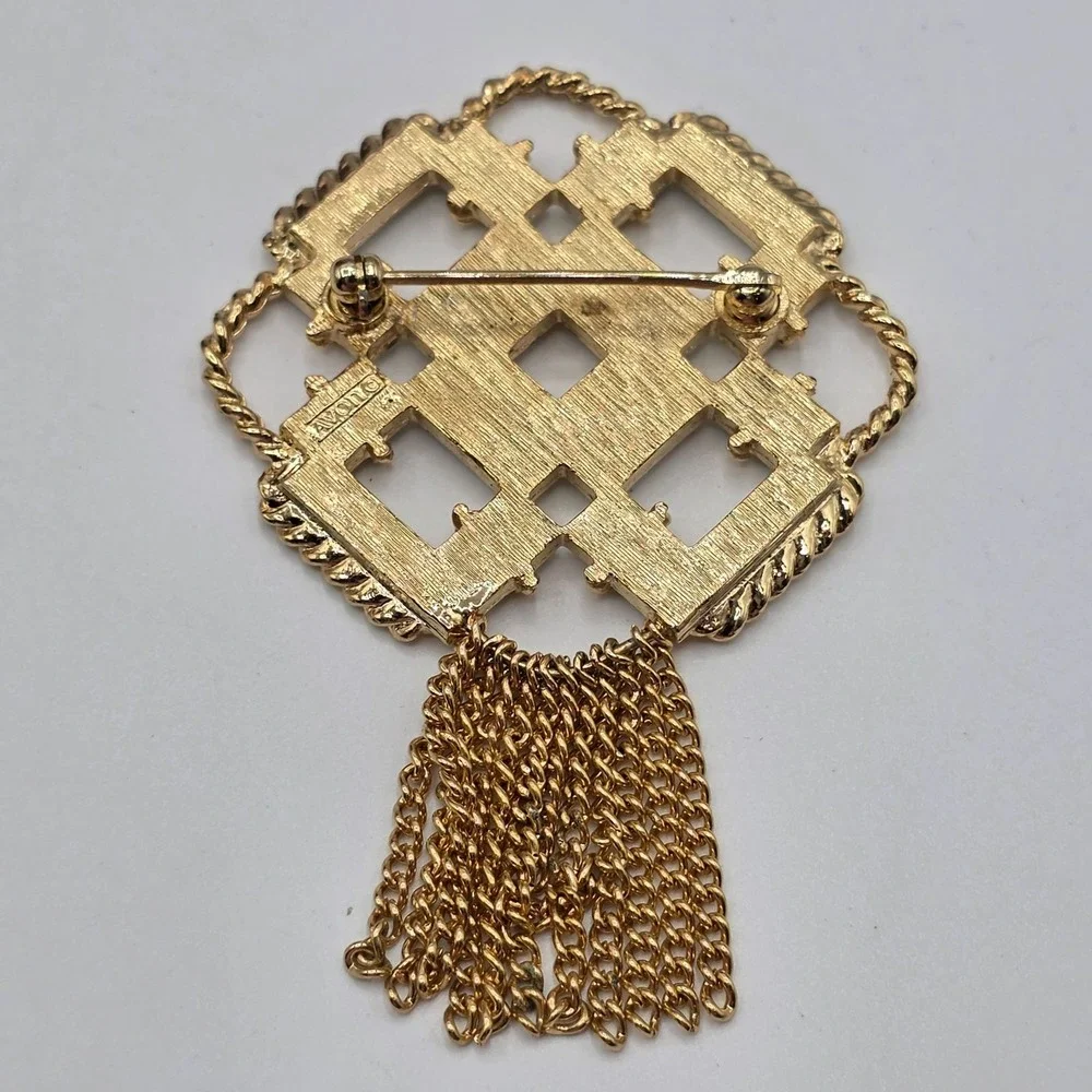 AVON Geometric Tassel Brooch Gold Tone White Enamel Lapel‎ Pin Pendant Dangle